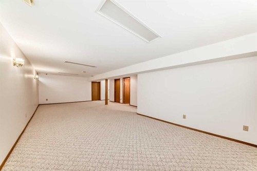 36 Woodside Close Nw, Airdrie, AB 