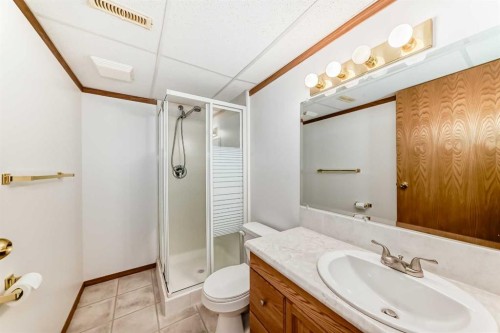 36 Woodside Close Nw, Airdrie, AB 