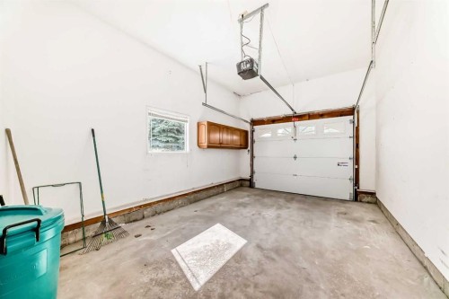 36 Woodside Close Nw, Airdrie, AB 