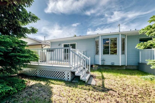 36 Woodside Close Nw, Airdrie, AB 