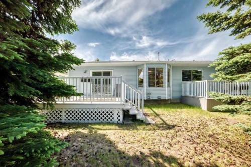 36 Woodside Close Nw, Airdrie, AB 