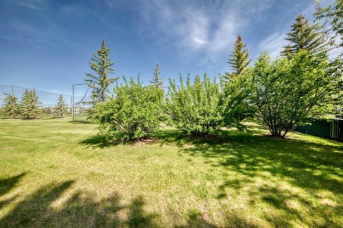 36 Woodside Close Nw, Airdrie, AB 
