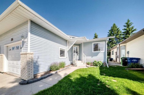 36 Woodside Close Nw, Airdrie, AB 