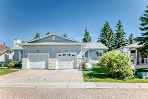 36 Woodside Close Nw, Airdrie, AB 