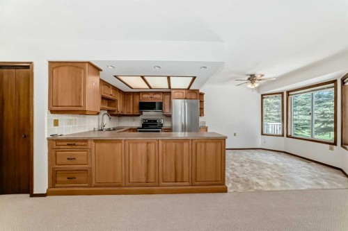 36 Woodside Close Nw, Airdrie, AB 