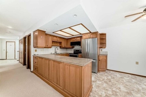 36 Woodside Close Nw, Airdrie, AB 