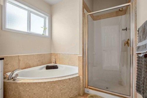 336 Butte Place, Stavely, AB - Indoor Photo Showing Bathroom