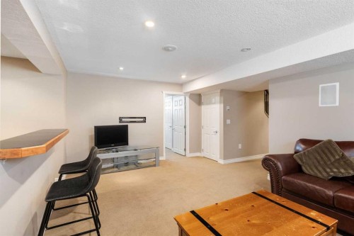 226 Springbank Place Sw, Calgary, AB 