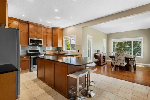 226 Springbank Place Sw, Calgary, AB 
