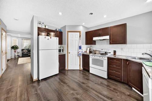 205 Hidden Hills Place Nw, Calgary, AB 