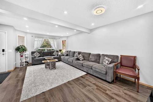 205 Hidden Hills Place Nw, Calgary, AB 