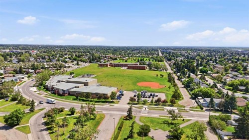 2713 9 Avenue Se, Calgary, AB 