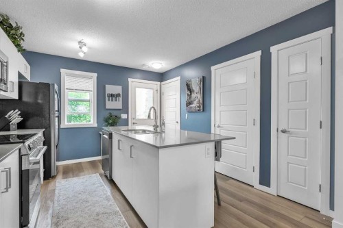406 Cranbrook Square Se, Calgary, AB 