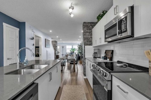 406 Cranbrook Square Se, Calgary, AB 
