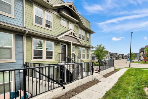 406 Cranbrook Square Se, Calgary, AB 