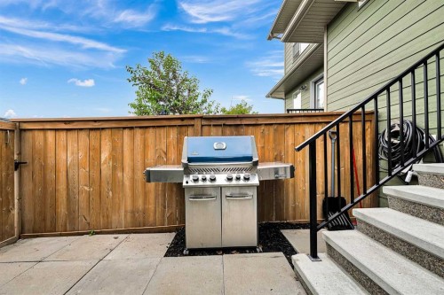 406 Cranbrook Square Se, Calgary, AB 