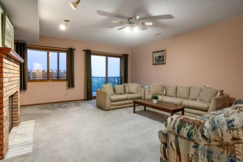42 Edgeland Close Nw, Calgary, AB 
