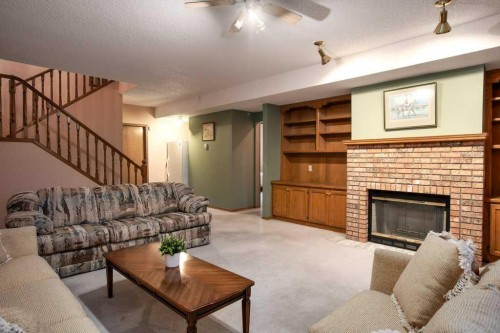 42 Edgeland Close Nw, Calgary, AB 