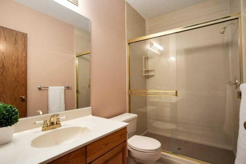 42 Edgeland Close Nw, Calgary, AB 