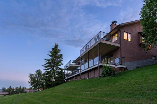 42 Edgeland Close Nw, Calgary, AB 