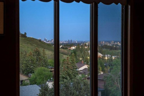 42 Edgeland Close Nw, Calgary, AB 