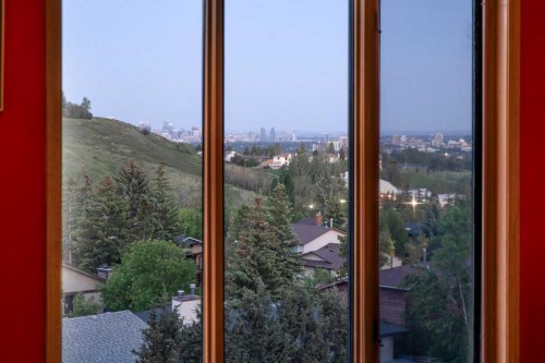 42 Edgeland Close Nw, Calgary, AB 