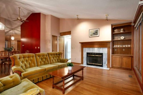 42 Edgeland Close Nw, Calgary, AB 