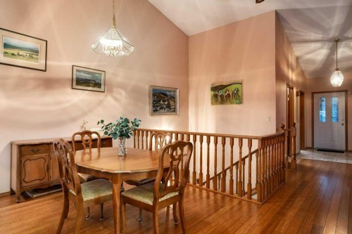 42 Edgeland Close Nw, Calgary, AB 