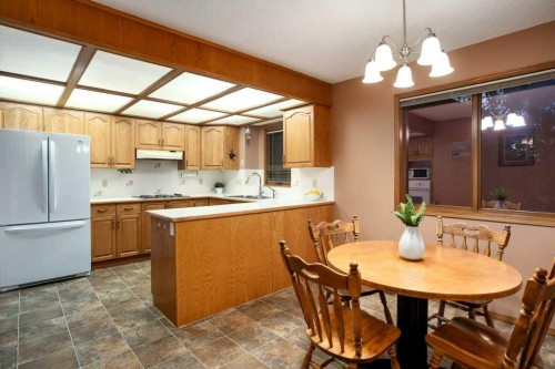 42 Edgeland Close Nw, Calgary, AB 