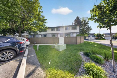 538 Woodbine Boulevard Sw, Calgary, AB - Outdoor