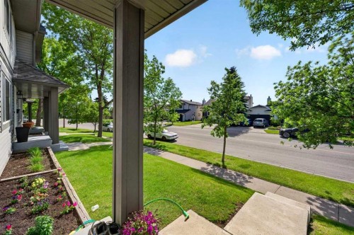 538 Woodbine Boulevard Sw, Calgary, AB - Outdoor