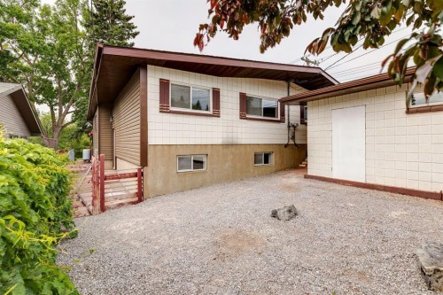 2144 Chilcotin Road Nw, Calgary, AB 