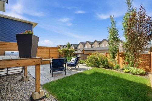 332 Lawthorn Way Se, Airdrie, AB - Outdoor