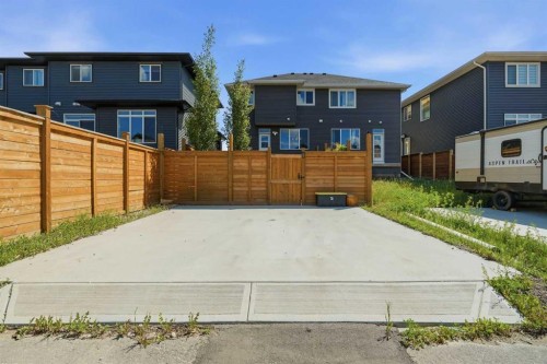332 Lawthorn Way Se, Airdrie, AB - Outdoor