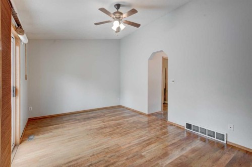 622 3 Street, Strathmore, AB 