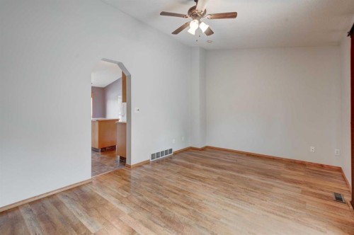 622 3 Street, Strathmore, AB 