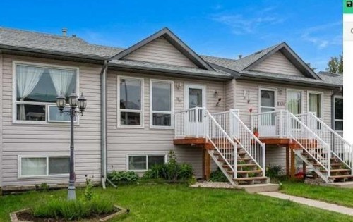 622 3 Street  Strathmore, AB T1P 1S3