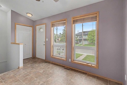 622 3 Street, Strathmore, AB 