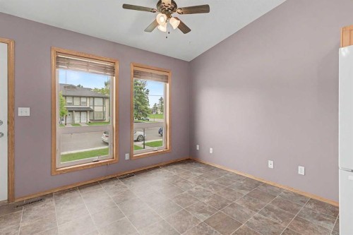 622 3 Street, Strathmore, AB 