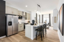 601-30 Rochester View NW Calgary, AB T3L 0M8