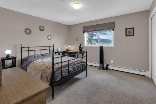 1310-4975 130 Avenue Se, Calgary, AB - Indoor Photo Showing Bedroom