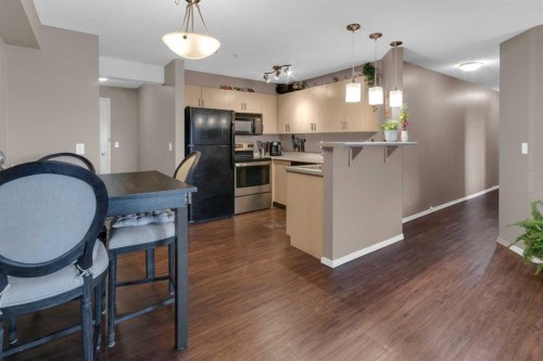 1310-4975 130 Avenue Se, Calgary, AB - Indoor Photo Showing Kitchen