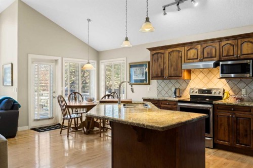 93 Coach Court Sw, Calgary, AB 