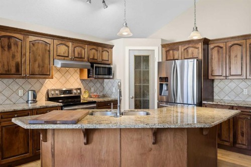 93 Coach Court Sw, Calgary, AB 