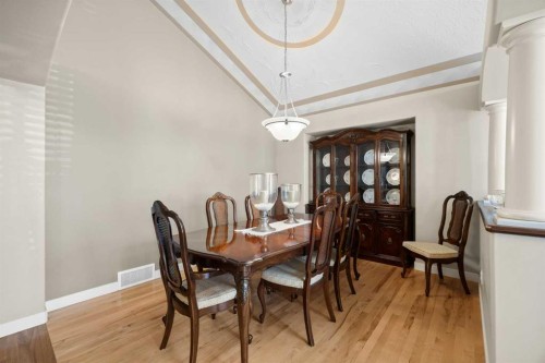 93 Coach Court Sw, Calgary, AB 