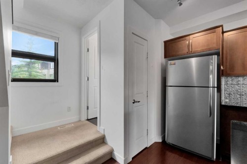 55 Aspen Hill Green Sw, Calgary, AB - Indoor Photo Showing Other Room
