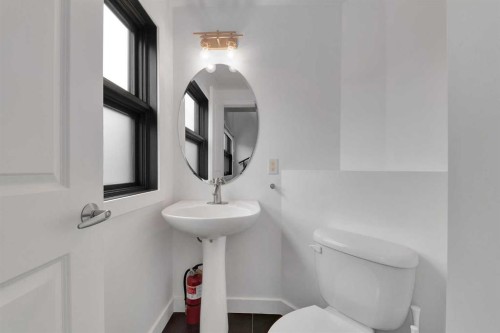 55 Aspen Hill Green Sw, Calgary, AB - Indoor Photo Showing Bathroom