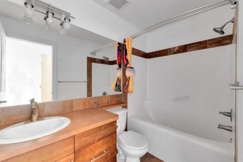 55 Aspen Hill Green Sw, Calgary, AB - Indoor Photo Showing Bathroom