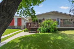 7631 22 Street SE Calgary, AB T2C 0W9