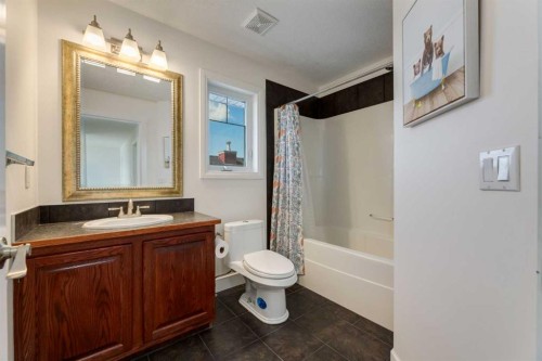 156 Camden Court, Strathmore, AB - Indoor Photo Showing Bathroom
